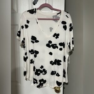 Universal Standard Black and White Floral V-Rex Tee
